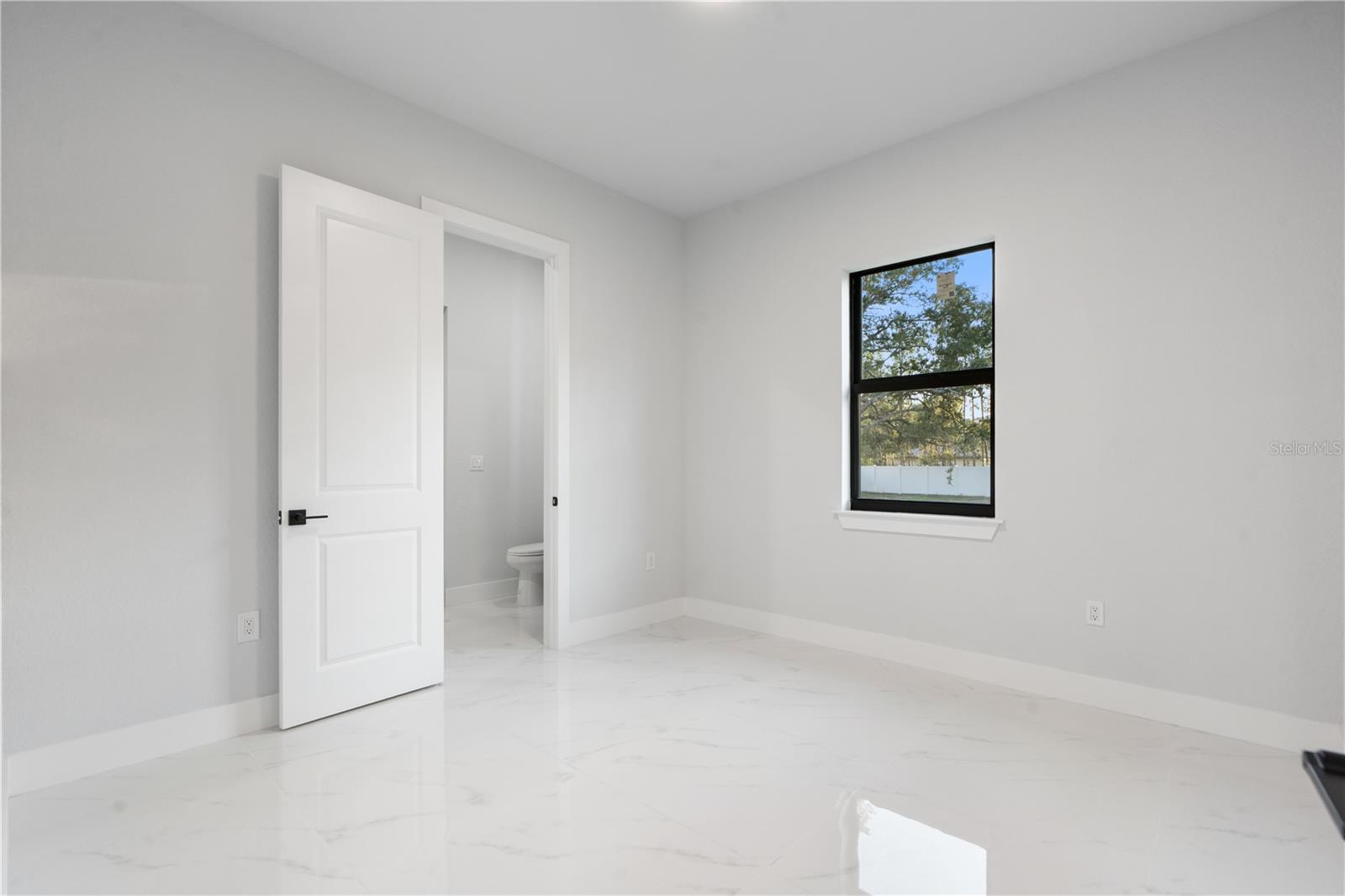 ROYAL HIGHLANDS - Residential