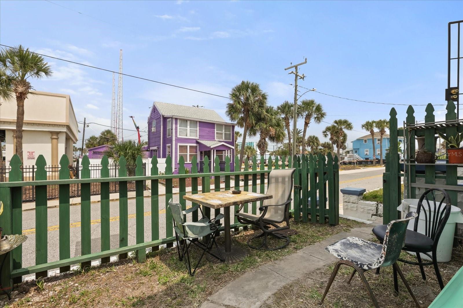 ROGERS SEABREEZE - Commercial Sale