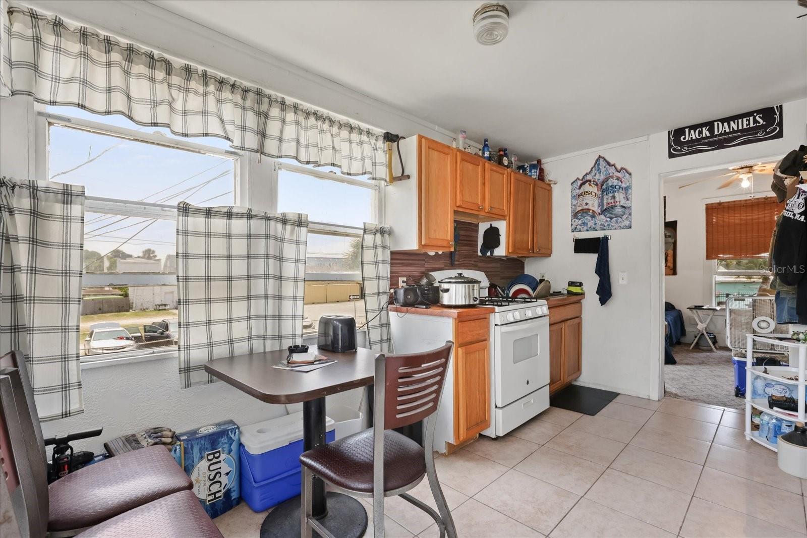 ROGERS SEABREEZE - Commercial Sale