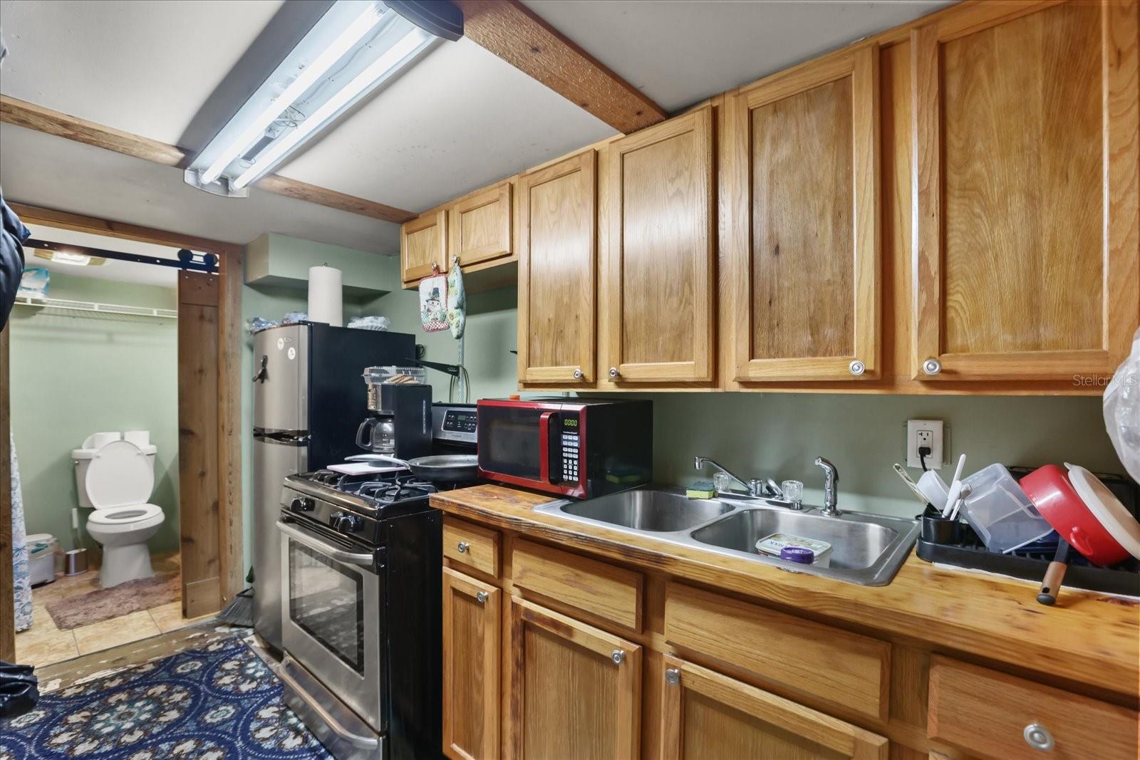 ROGERS SEABREEZE - Commercial Sale