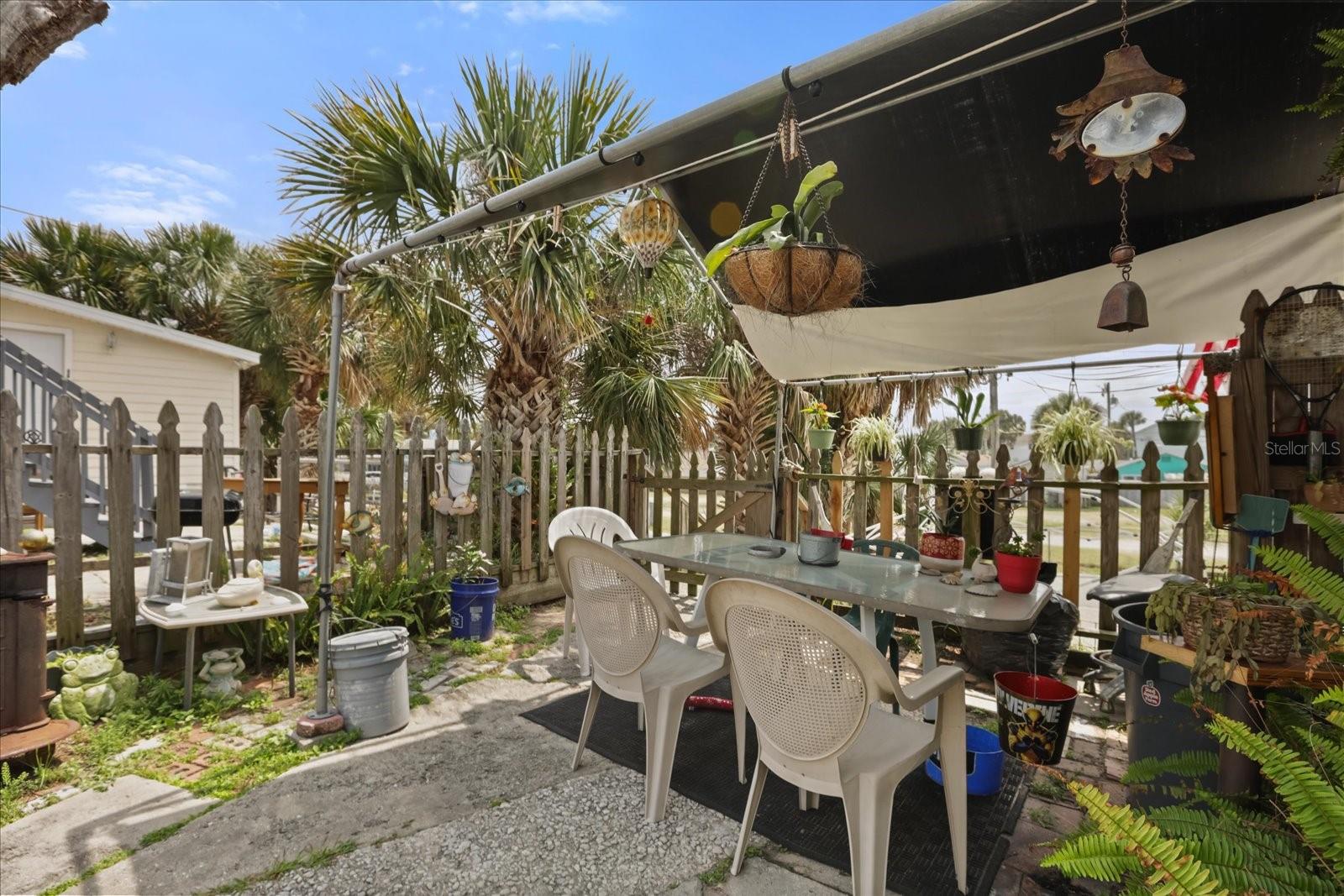 ROGERS SEABREEZE - Commercial Sale