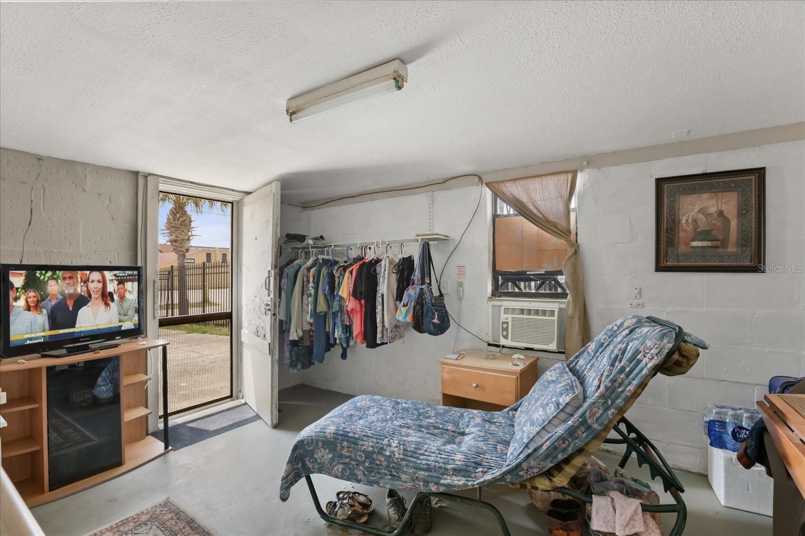 ROGERS SEABREEZE - Commercial Sale