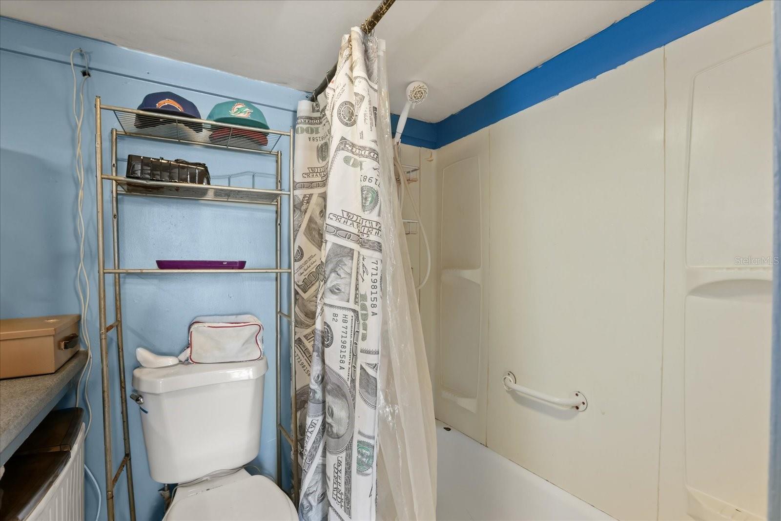 ROGERS SEABREEZE - Commercial Sale