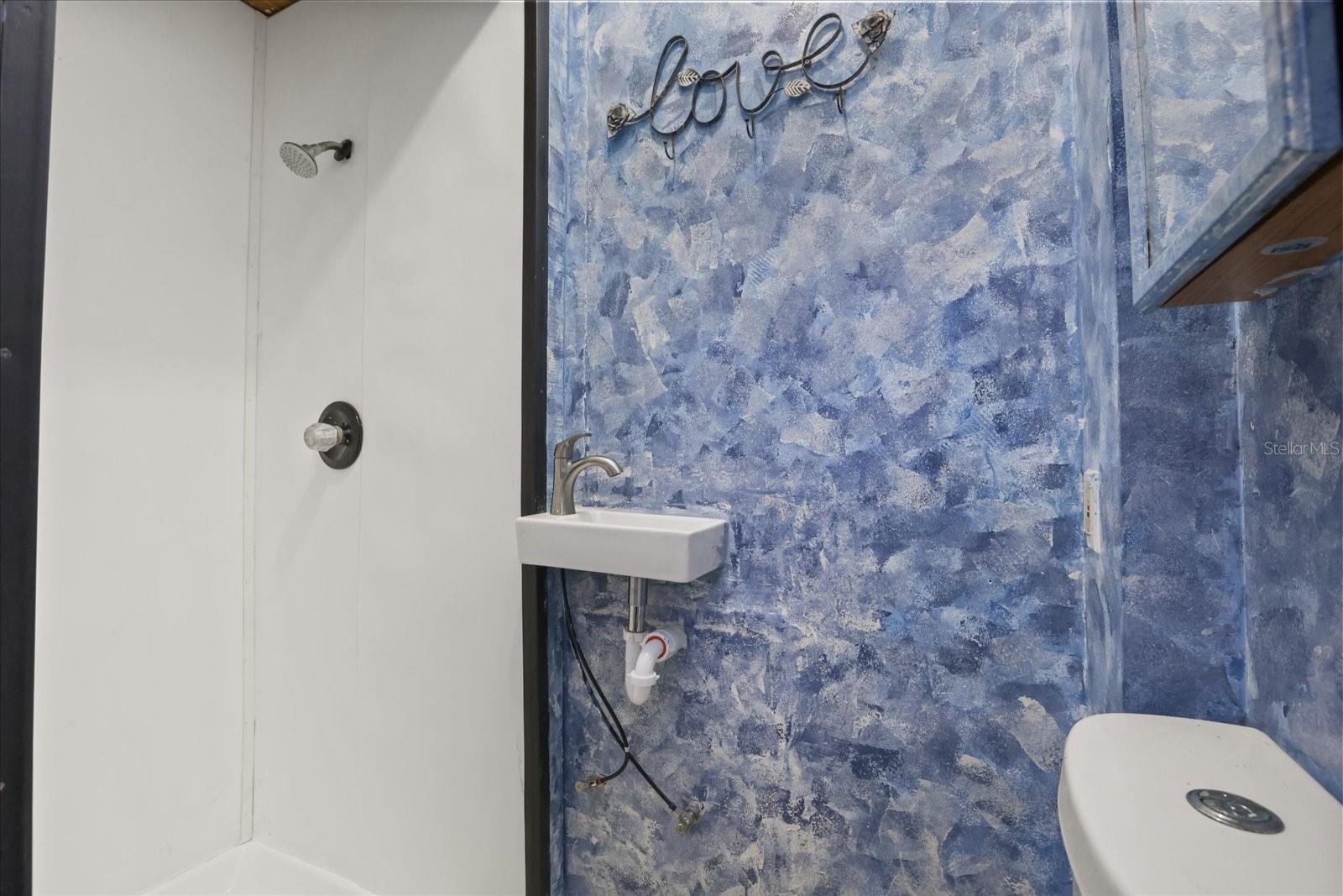ROGERS SEABREEZE - Commercial Sale