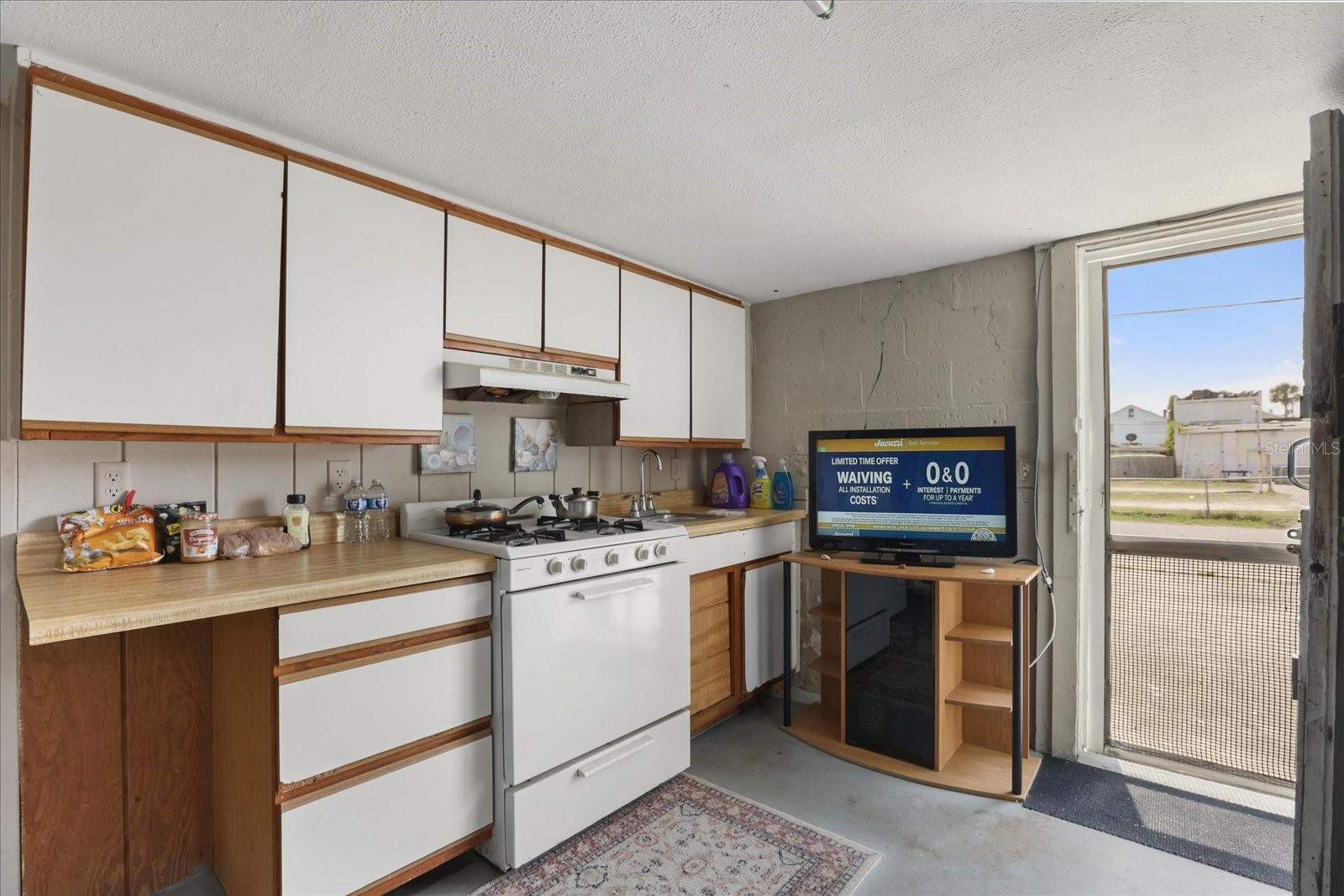 ROGERS SEABREEZE - Commercial Sale
