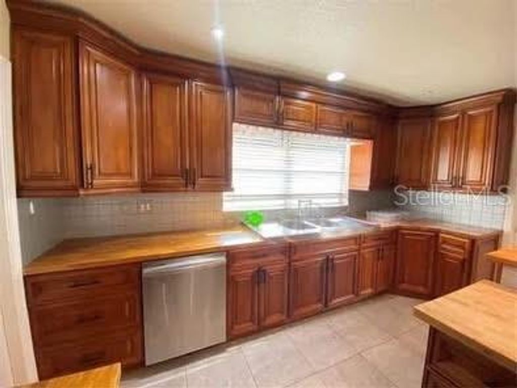 Photo of 11513 SW 51st Circle, Ocala, FL 34476 (MLS # OM712421)