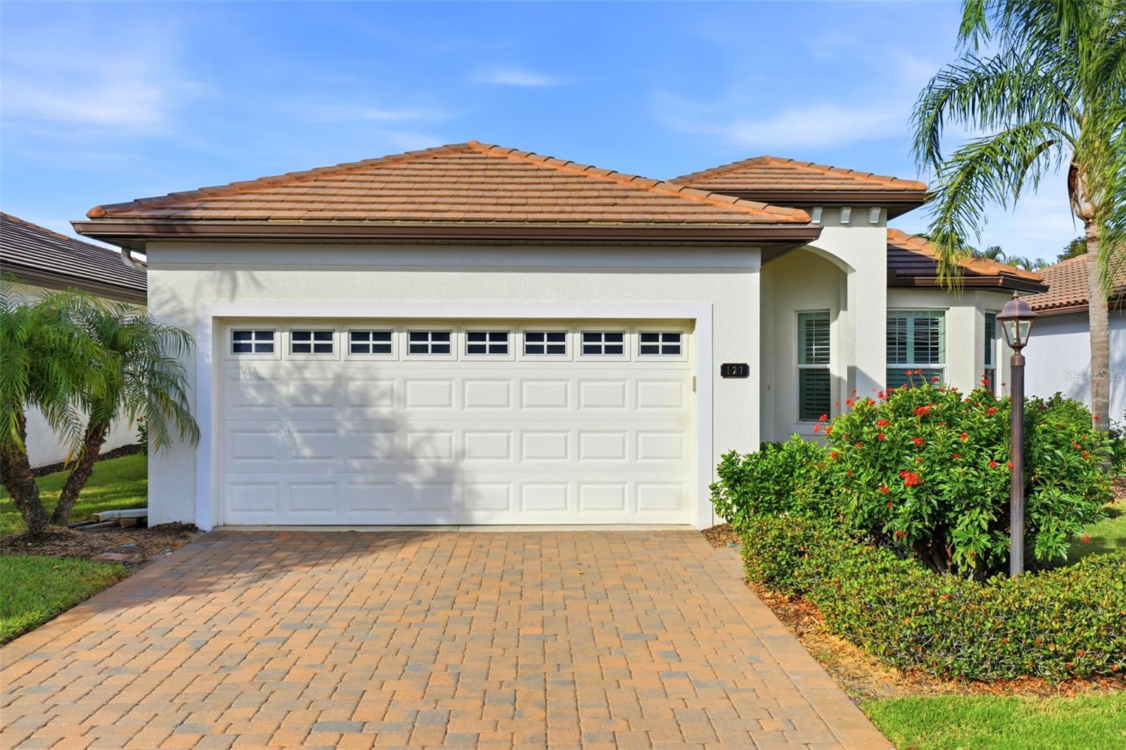 GRAND OAKS - Residential