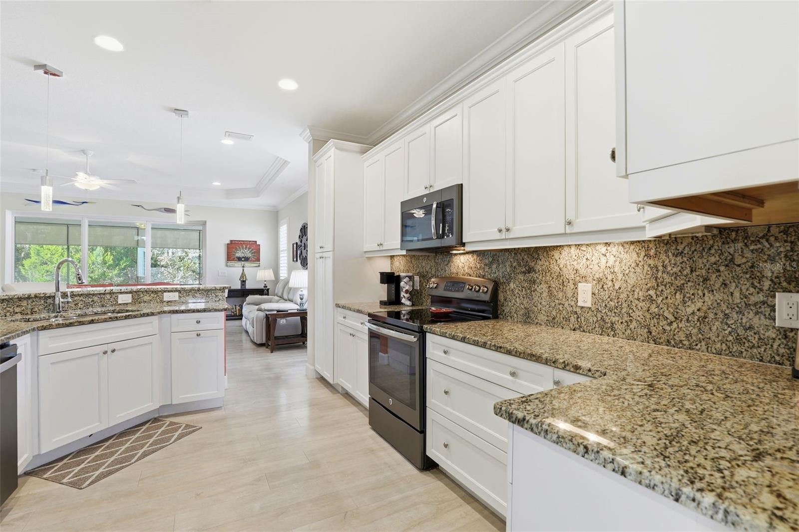 GRAND OAKS - Residential