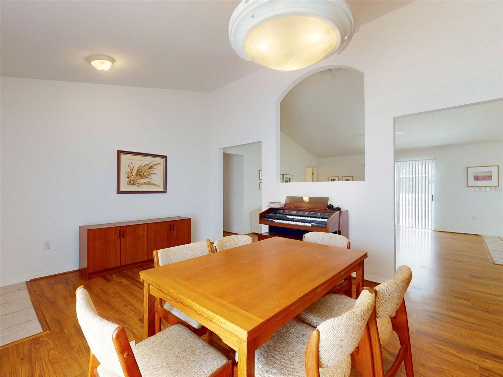 1104 W SEAGATE DRIVE