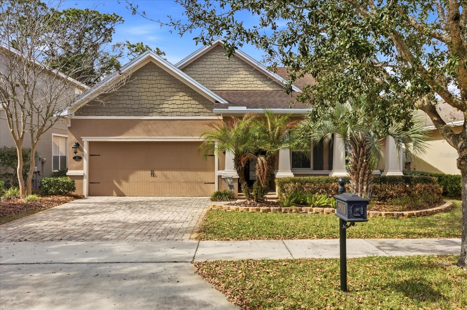 911 VICTORIA HILLS DRIVE S