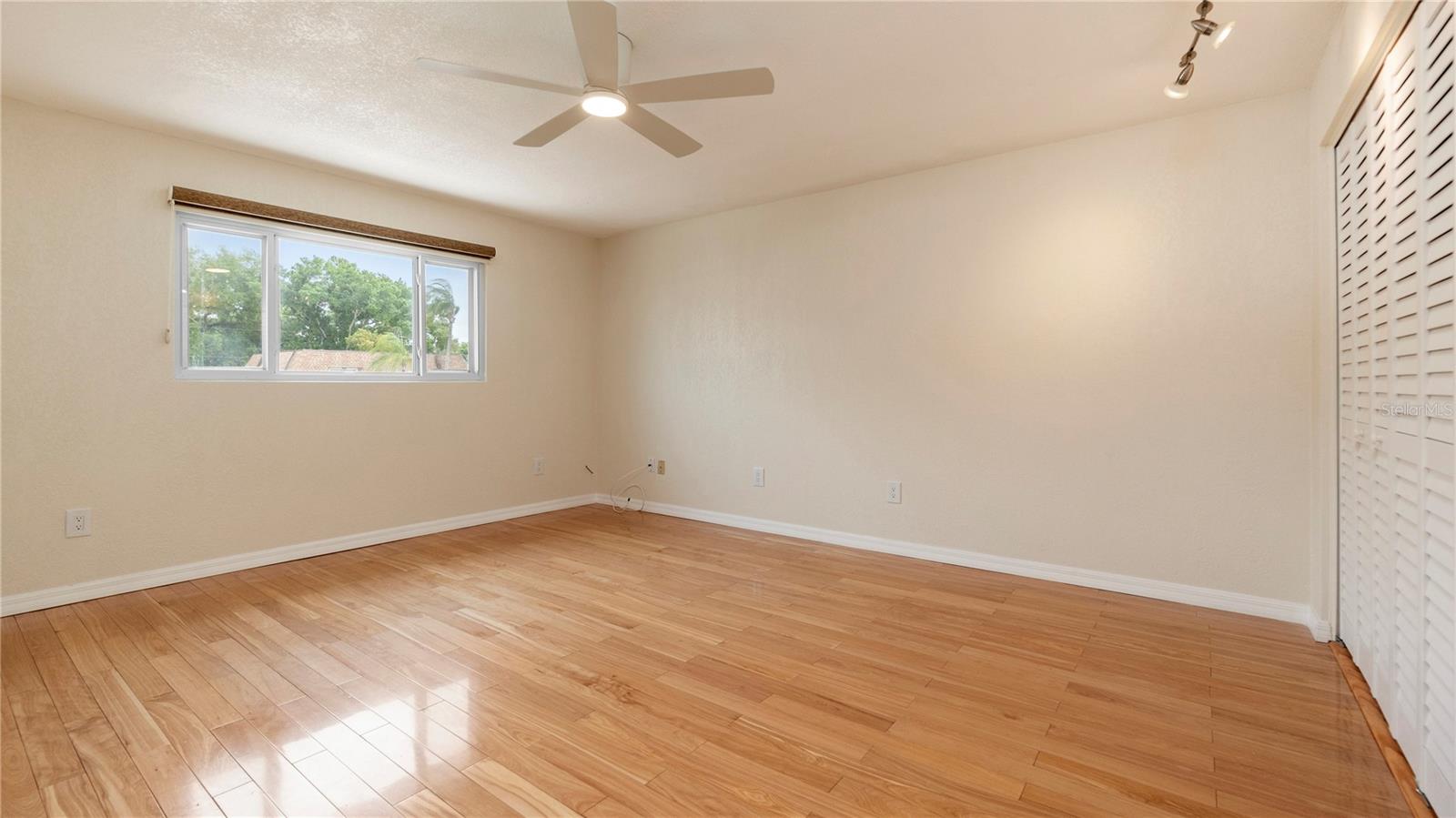 ROTHMOOR ESTATES CONDO - Residential