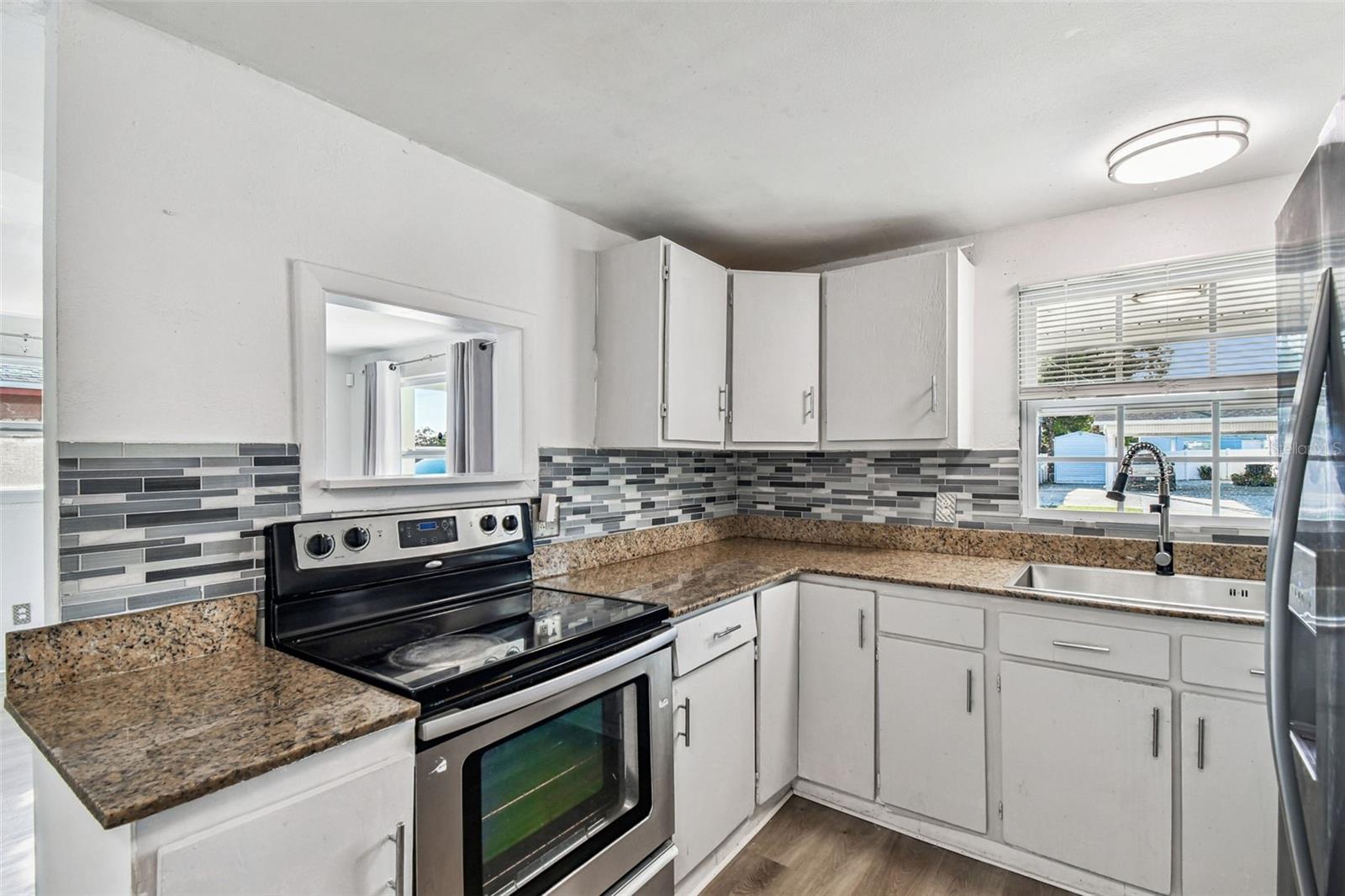 PINE CREST VILLA ADD 5 - Residential