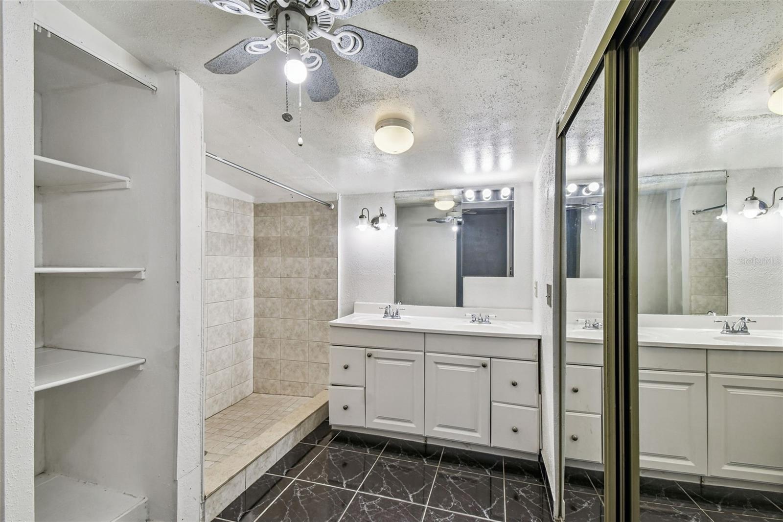 PINE CREST VILLA ADD 5 - Residential