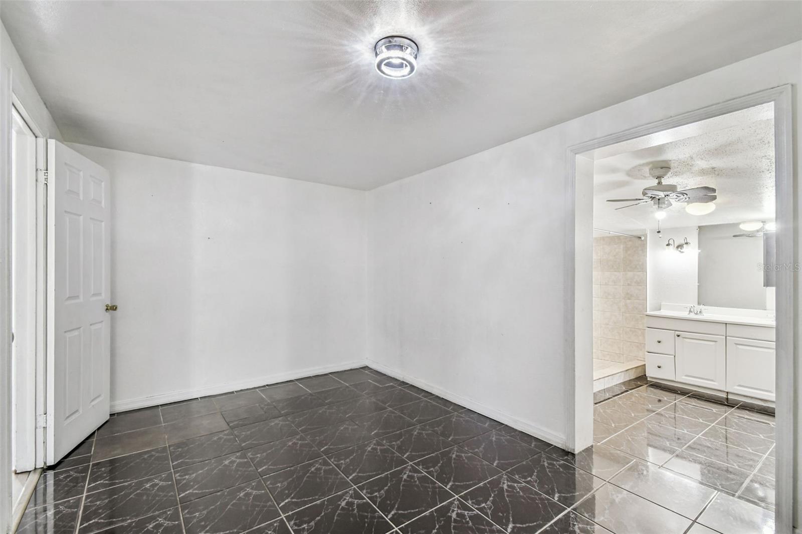 PINE CREST VILLA ADD 5 - Residential