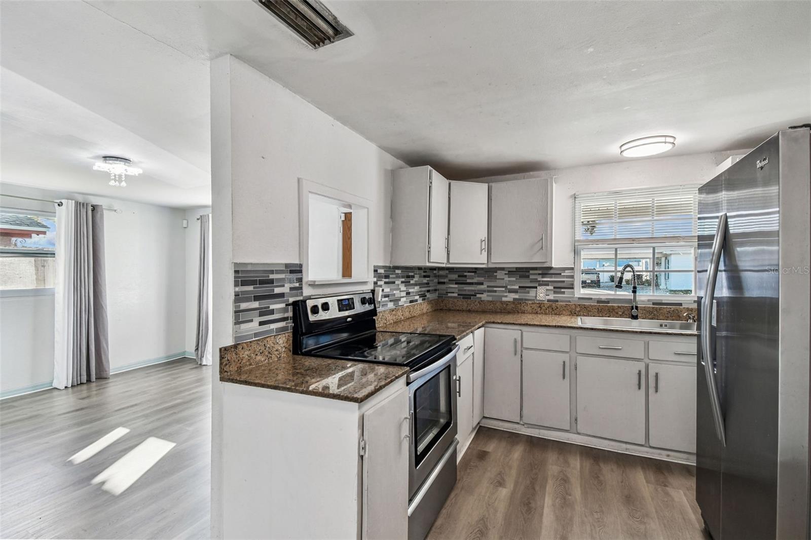 PINE CREST VILLA ADD 5 - Residential