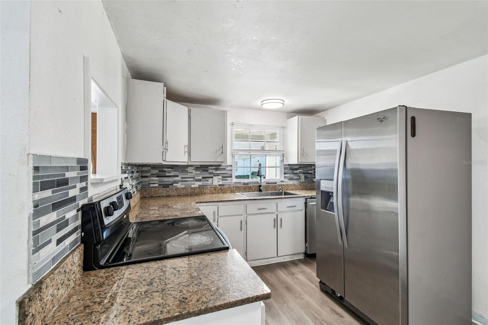 PINE CREST VILLA ADD 5 - Residential