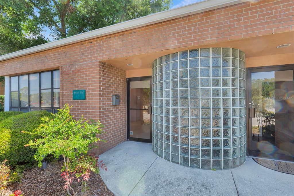 Photo of 3830 Tampa Road #100, Palm Harbor, FL 34684 (MLS # TB8377374)