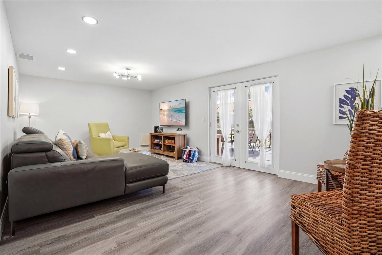 BRANDON VILLAGE - Residential