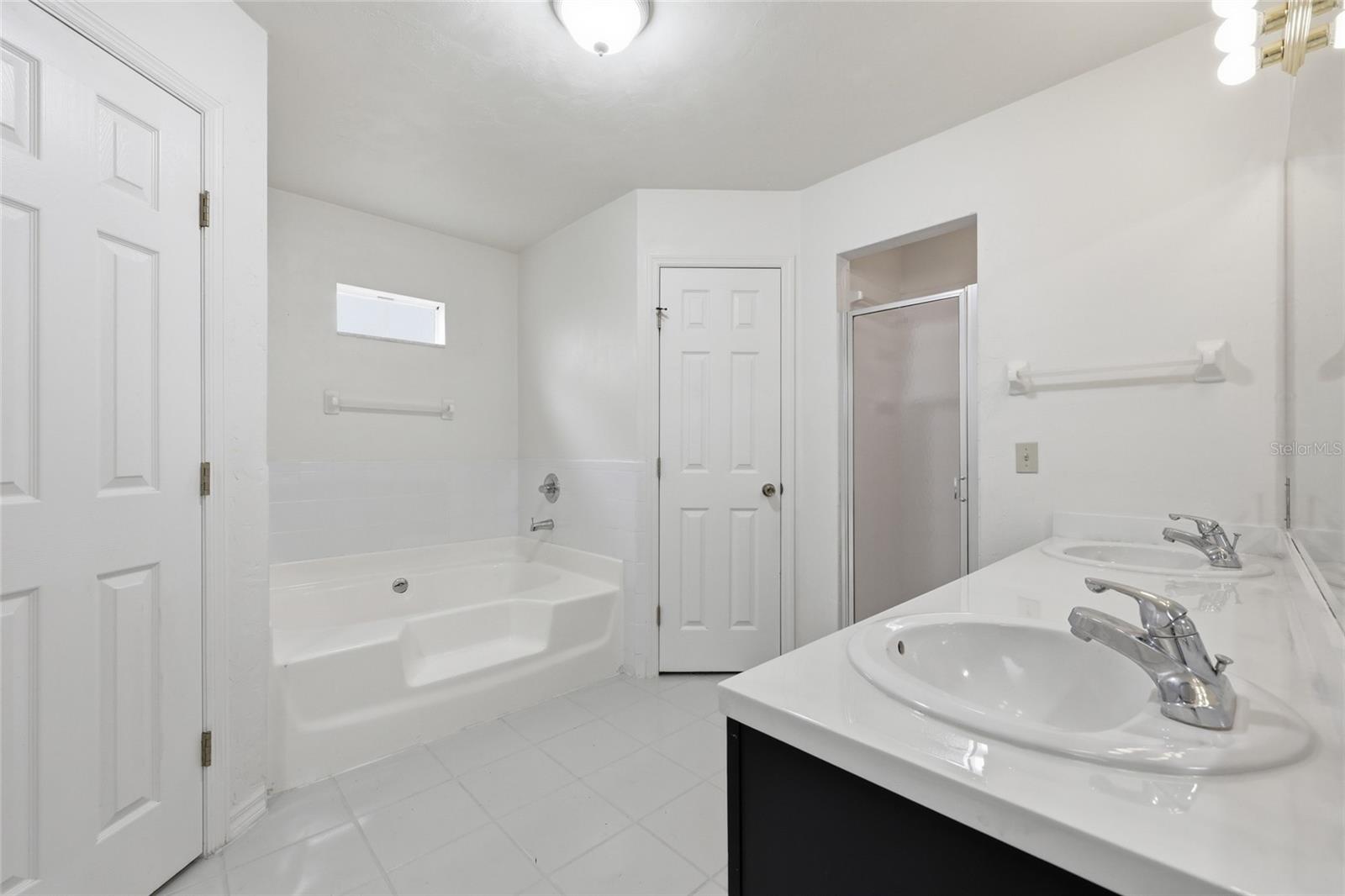 CHAPMAN & WHITES ADD - Residential