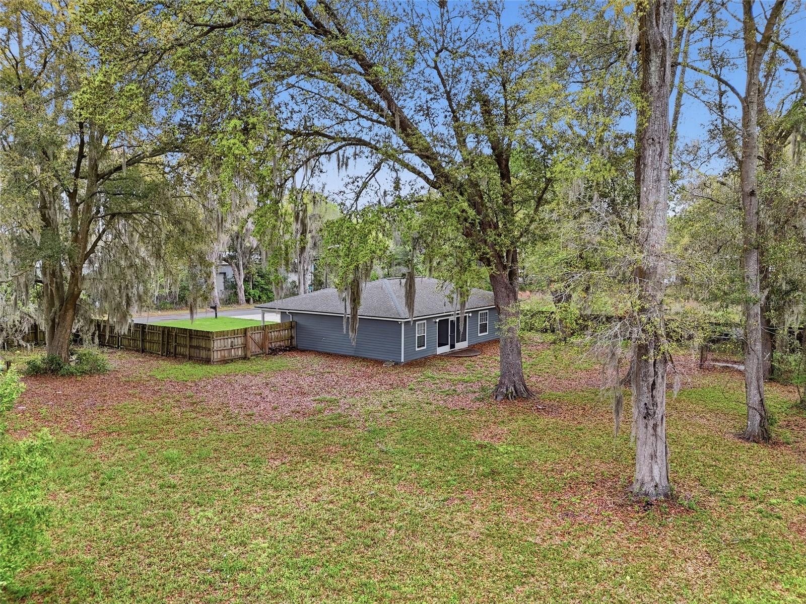 CHAPMAN & WHITES ADD - Residential