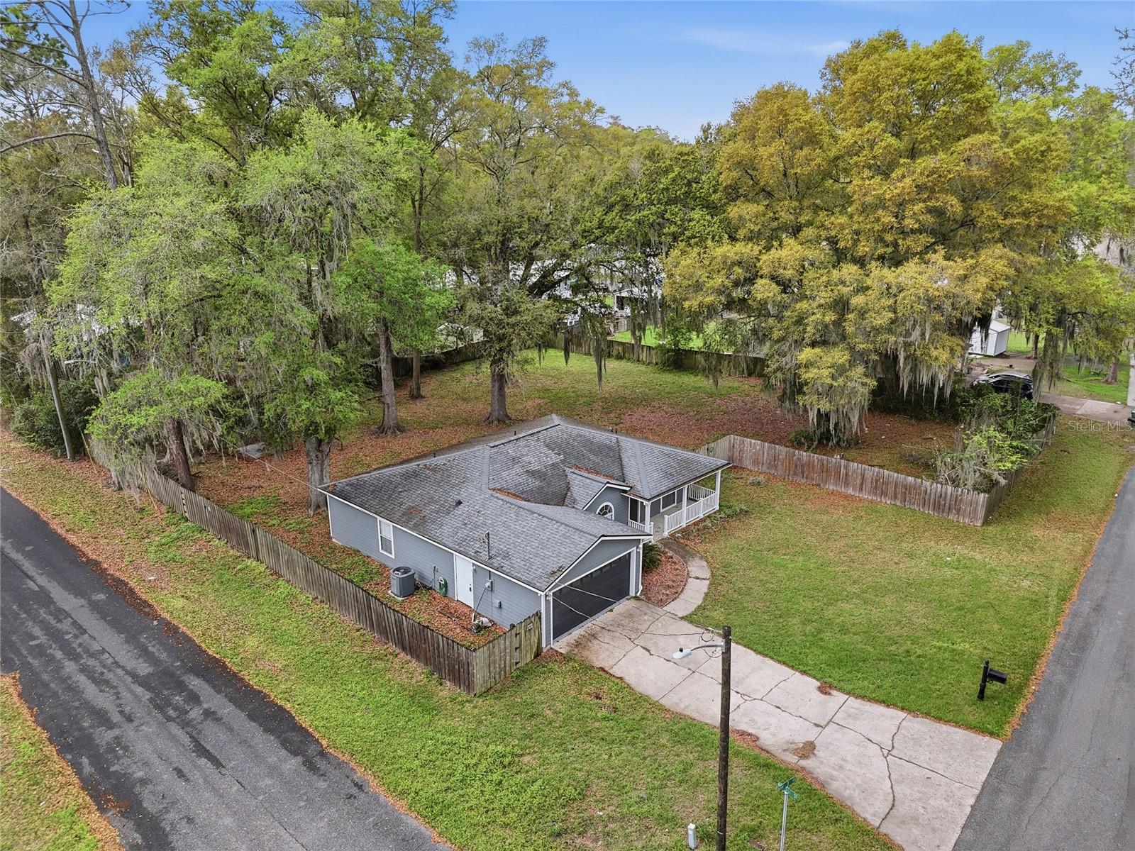 CHAPMAN & WHITES ADD - Residential