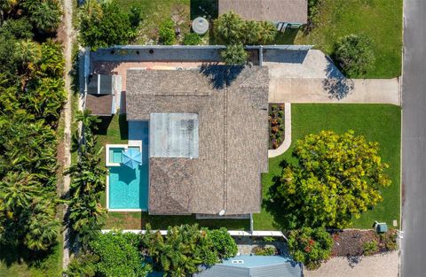 A home in LONGBOAT KEY