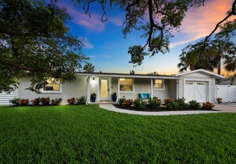 A home in LONGBOAT KEY