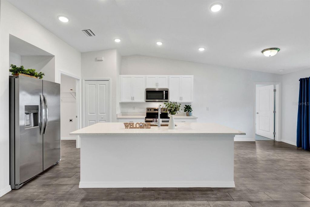 Photo of 1314 SW 35th Terrace, Cape Coral, FL 33914 (MLS # C7514813)