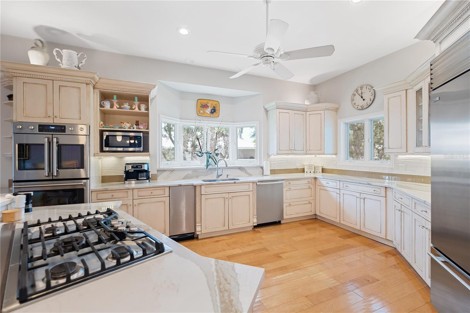 2519-EAGLE POINT CLUB THE - Residential