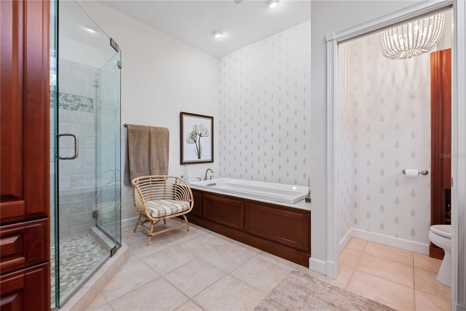 2519-EAGLE POINT CLUB THE - Residential