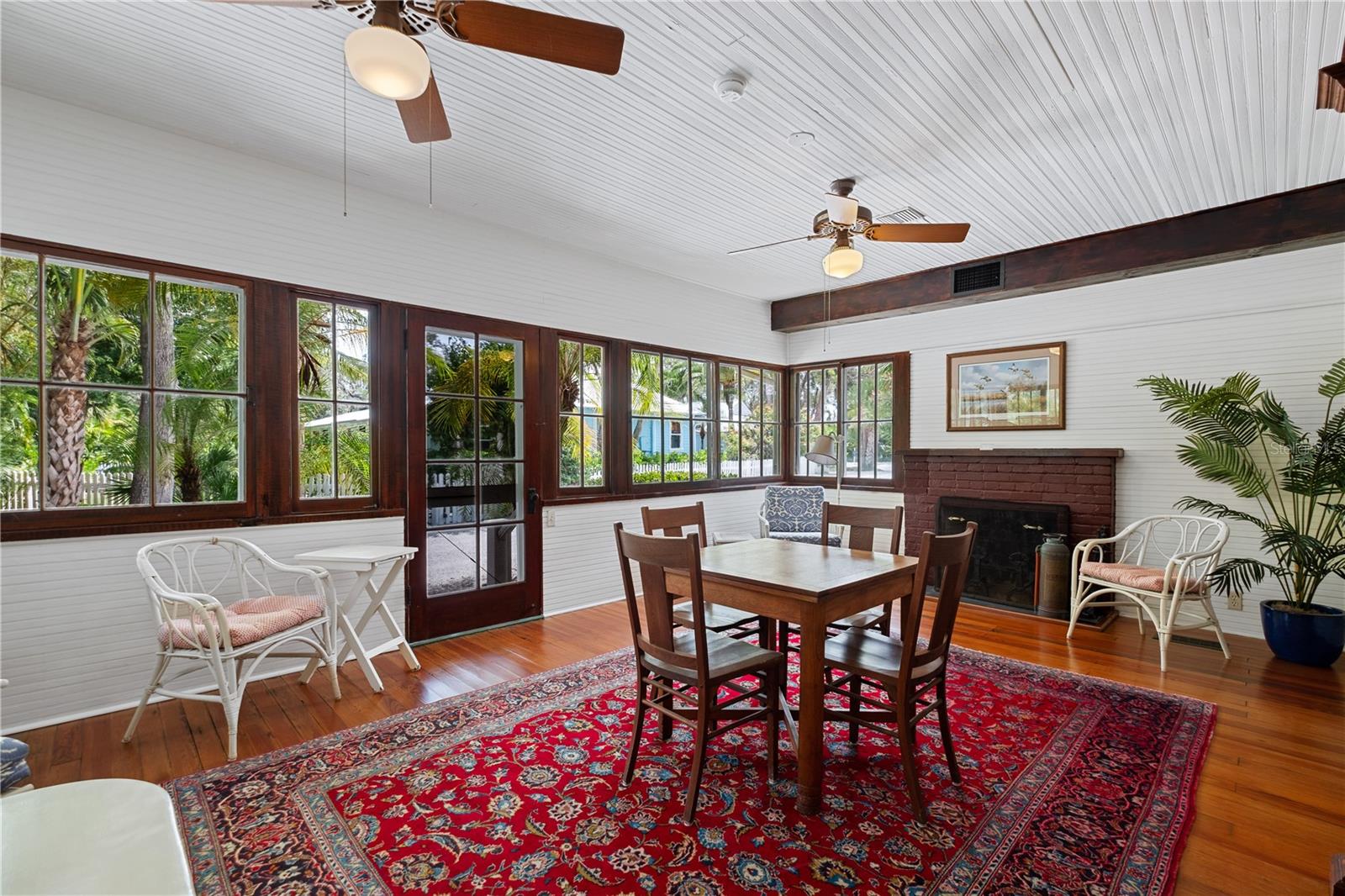 2519-EAGLE POINT CLUB THE - Residential