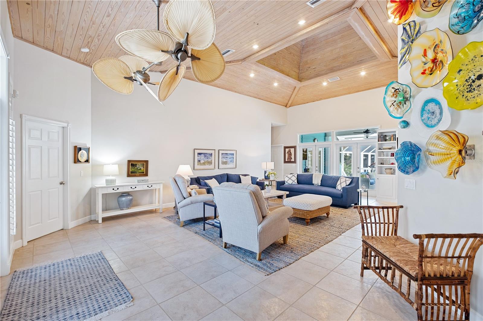 2519-EAGLE POINT CLUB THE - Residential