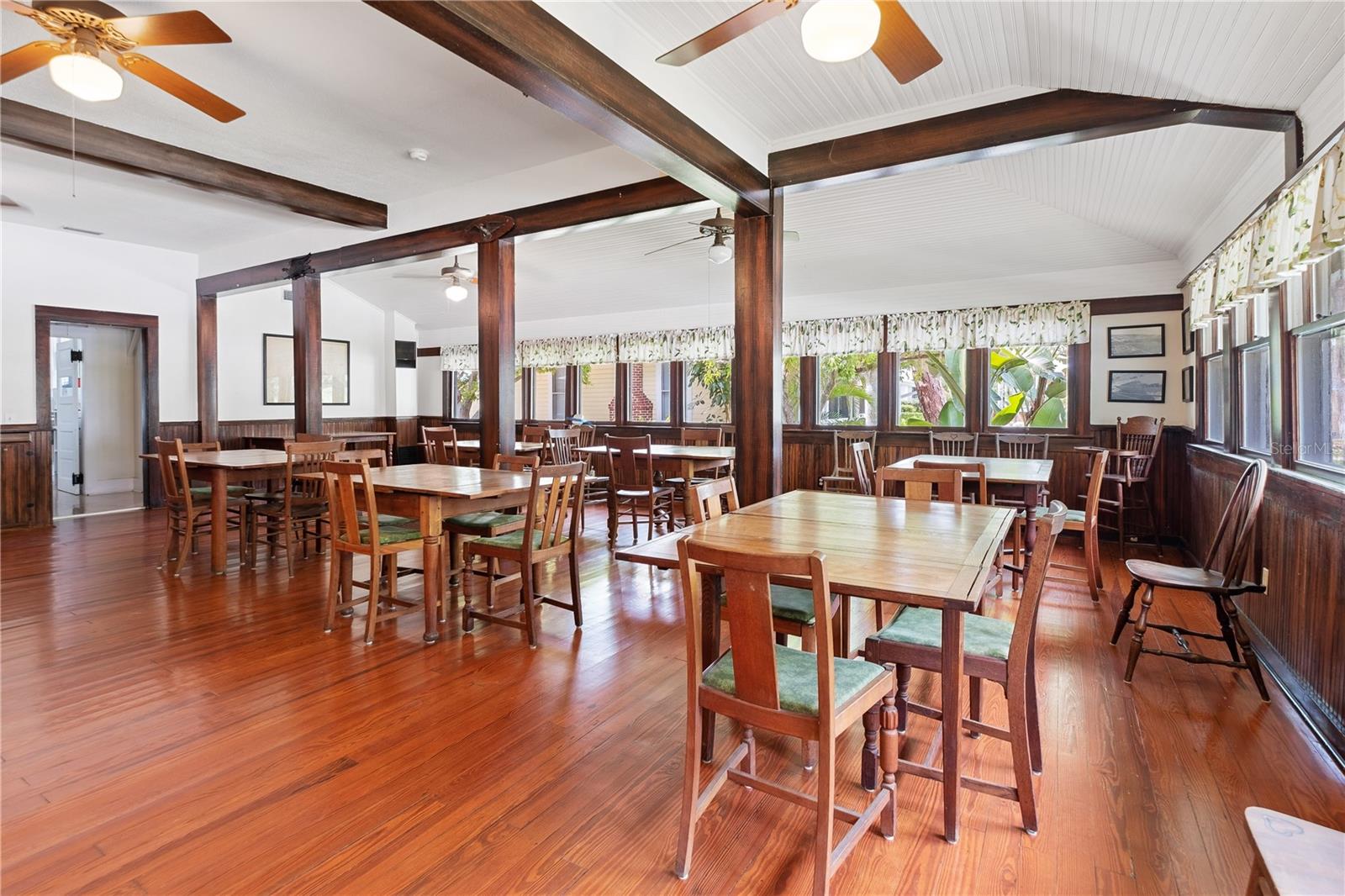 2519-EAGLE POINT CLUB THE - Residential