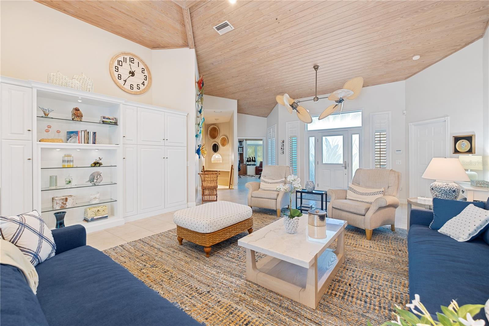 2519-EAGLE POINT CLUB THE - Residential