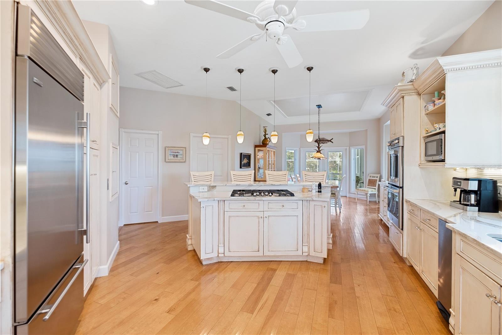 2519-EAGLE POINT CLUB THE - Residential