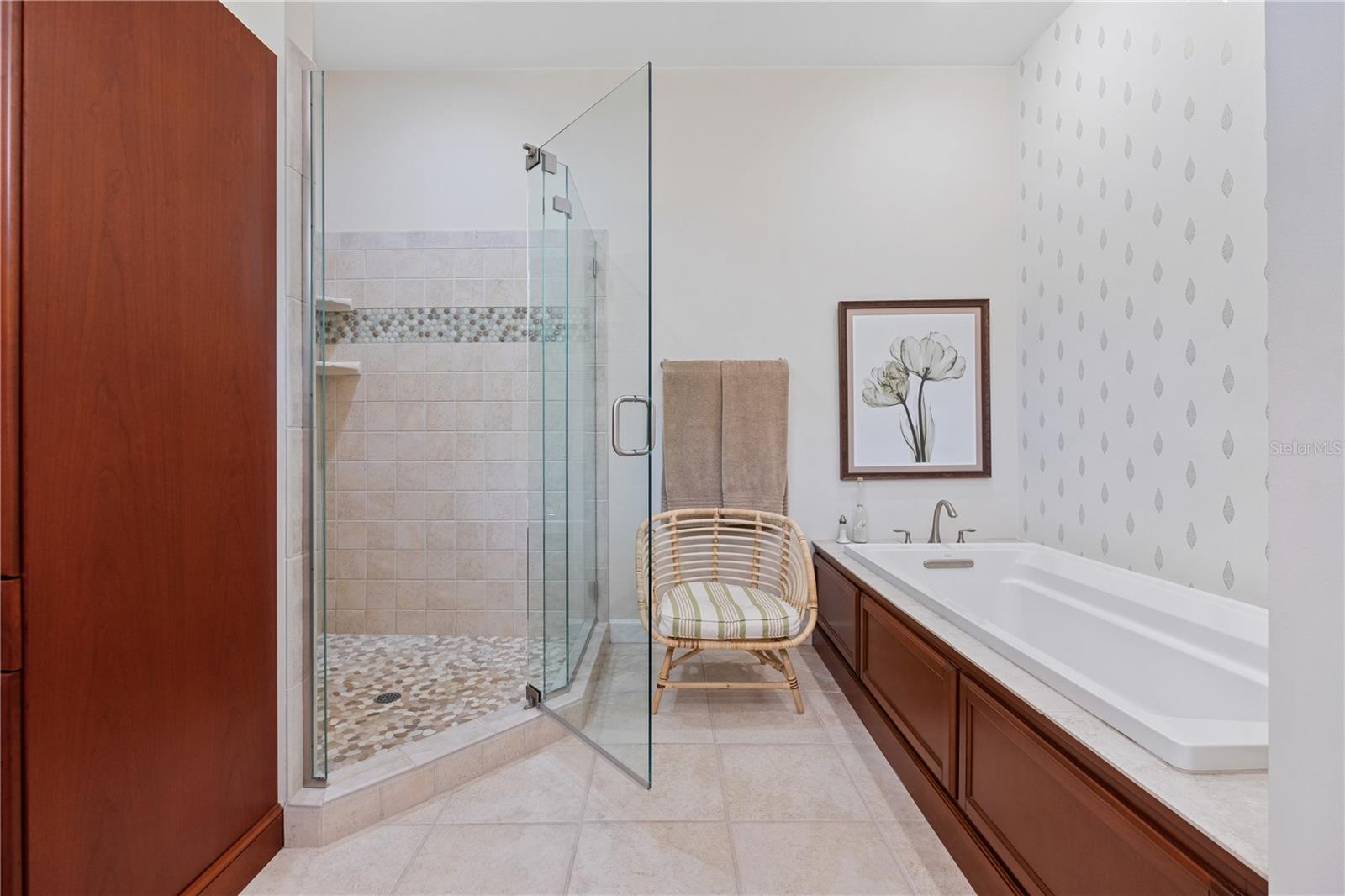 2519-EAGLE POINT CLUB THE - Residential