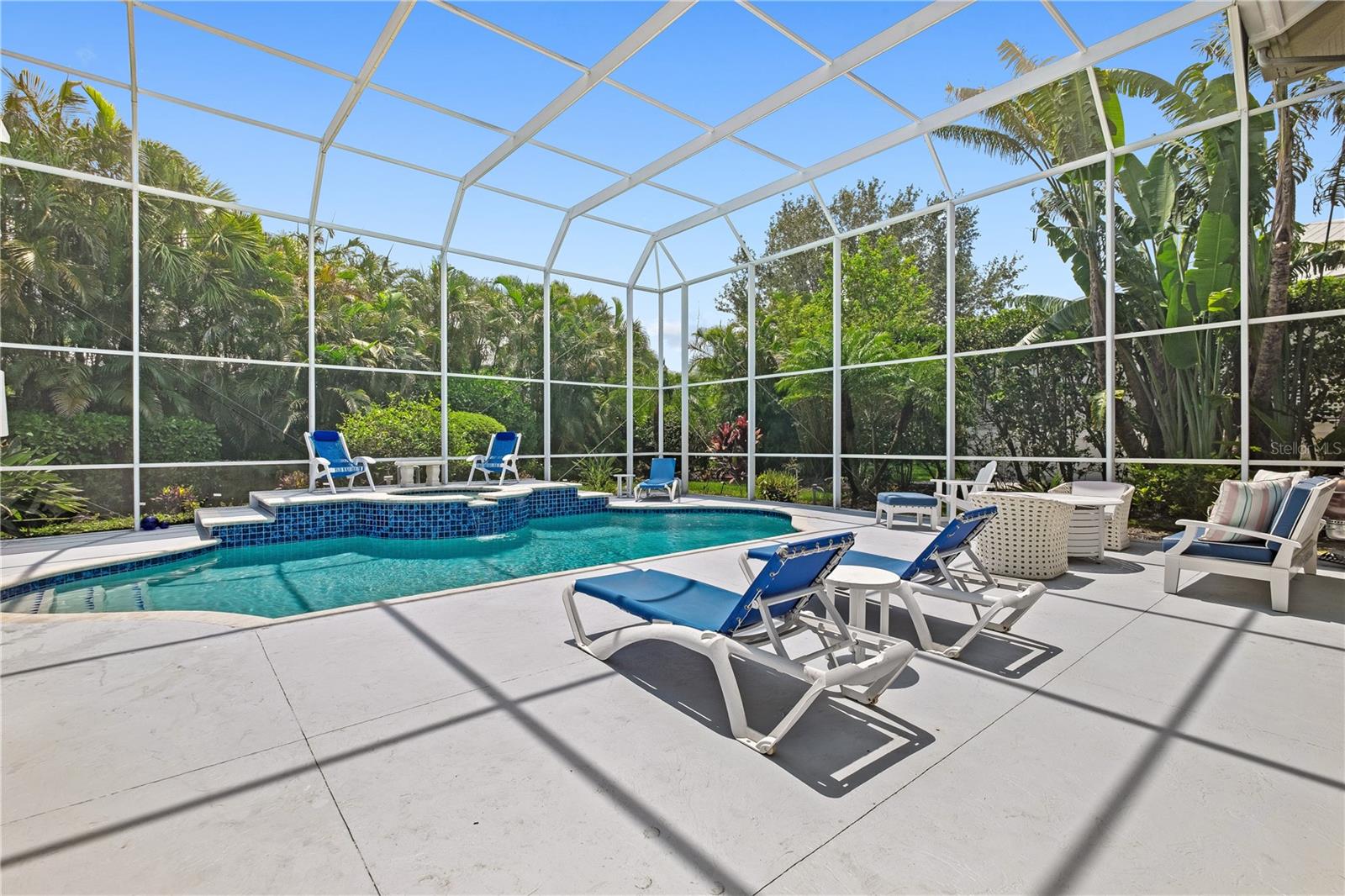 2519-EAGLE POINT CLUB THE - Residential