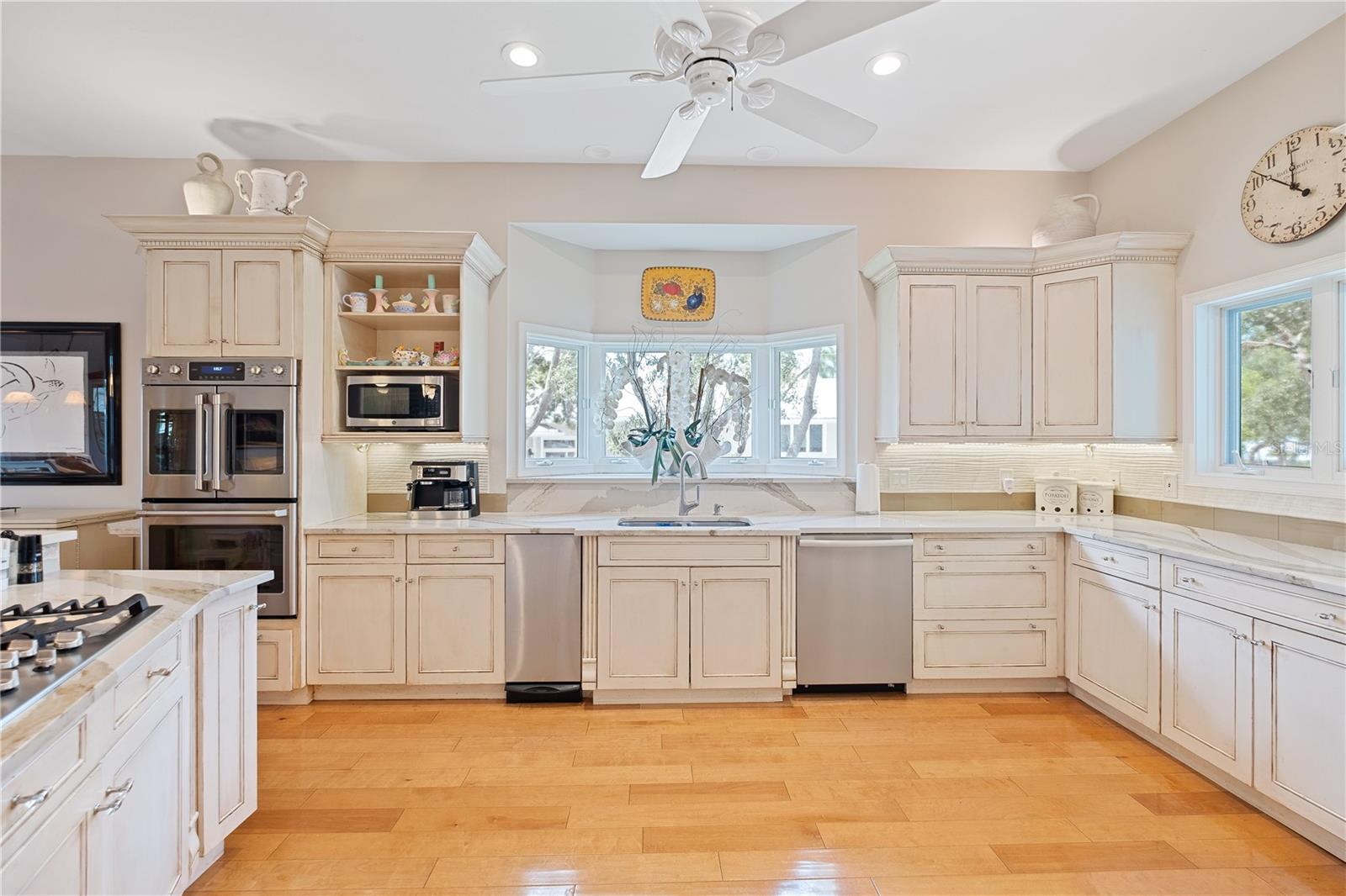 2519-EAGLE POINT CLUB THE - Residential