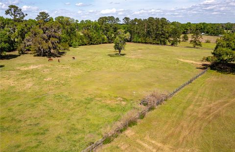 Tiny photo for 6124 NW 160th Street, Reddick, FL 32686 (MLS # OM716763)