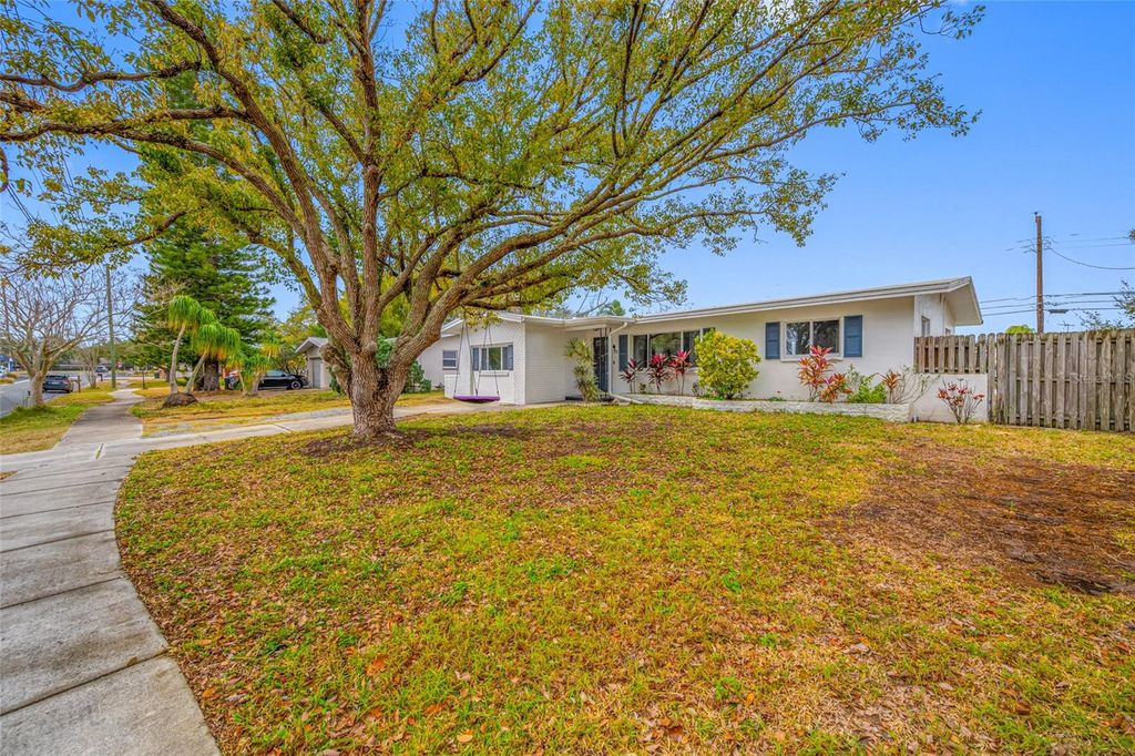Photo of 1268 Robin Hood Lane, Dunedin, FL 34698 (MLS # TB8472821)