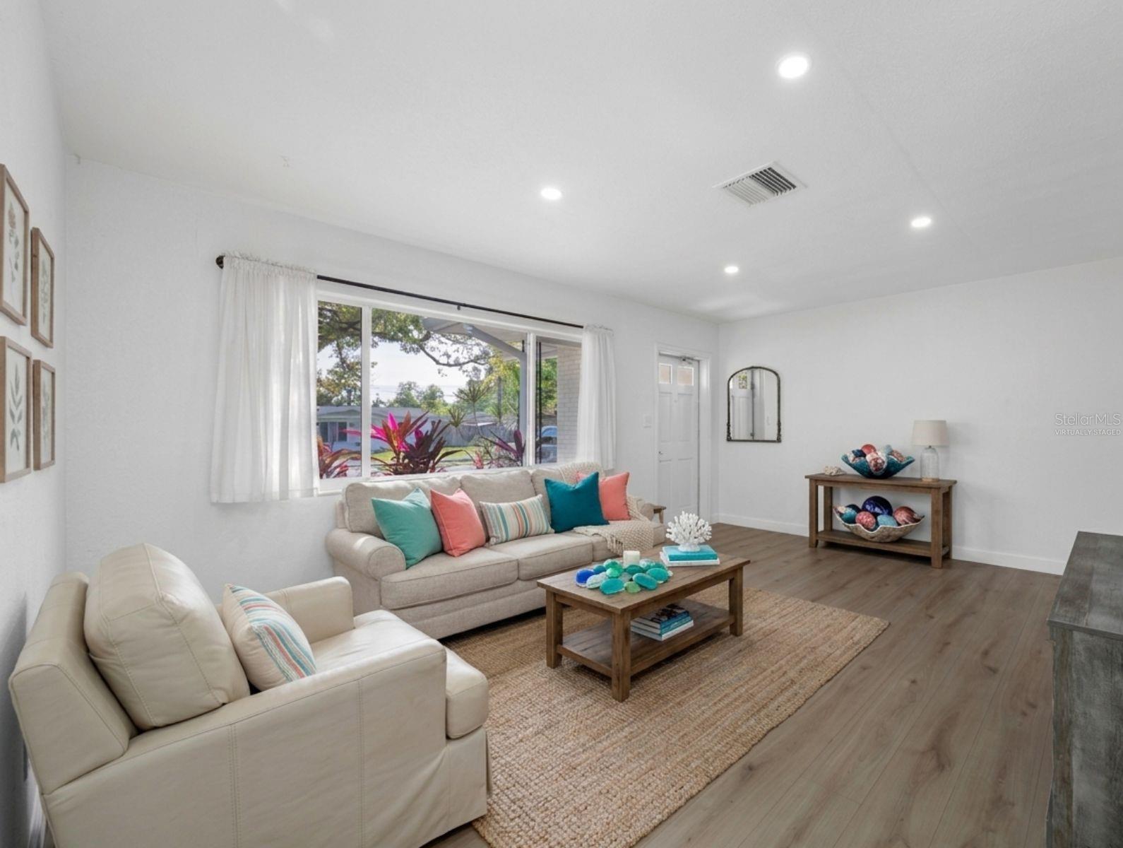 1268 ROBIN HOOD LANE