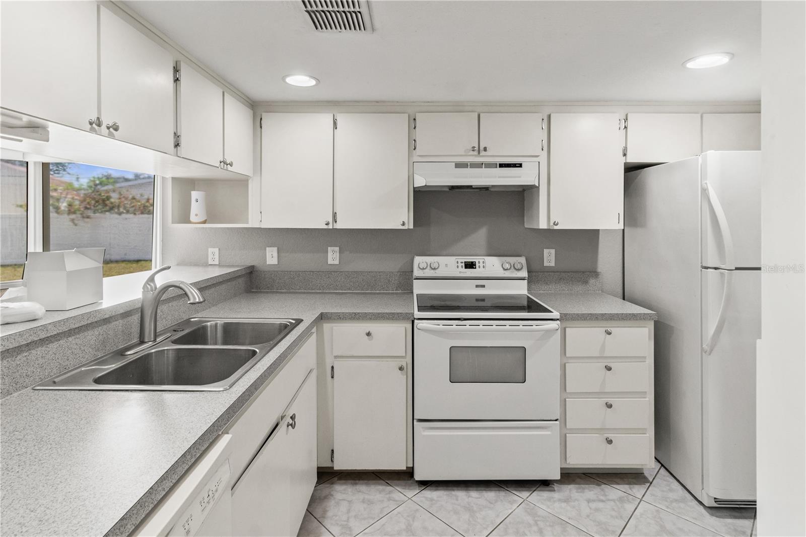 DEERWOOD GARDENS IV - Residential