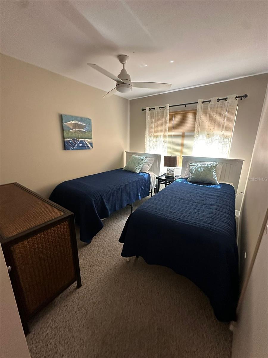 1832 SUNNY DRIVE D32