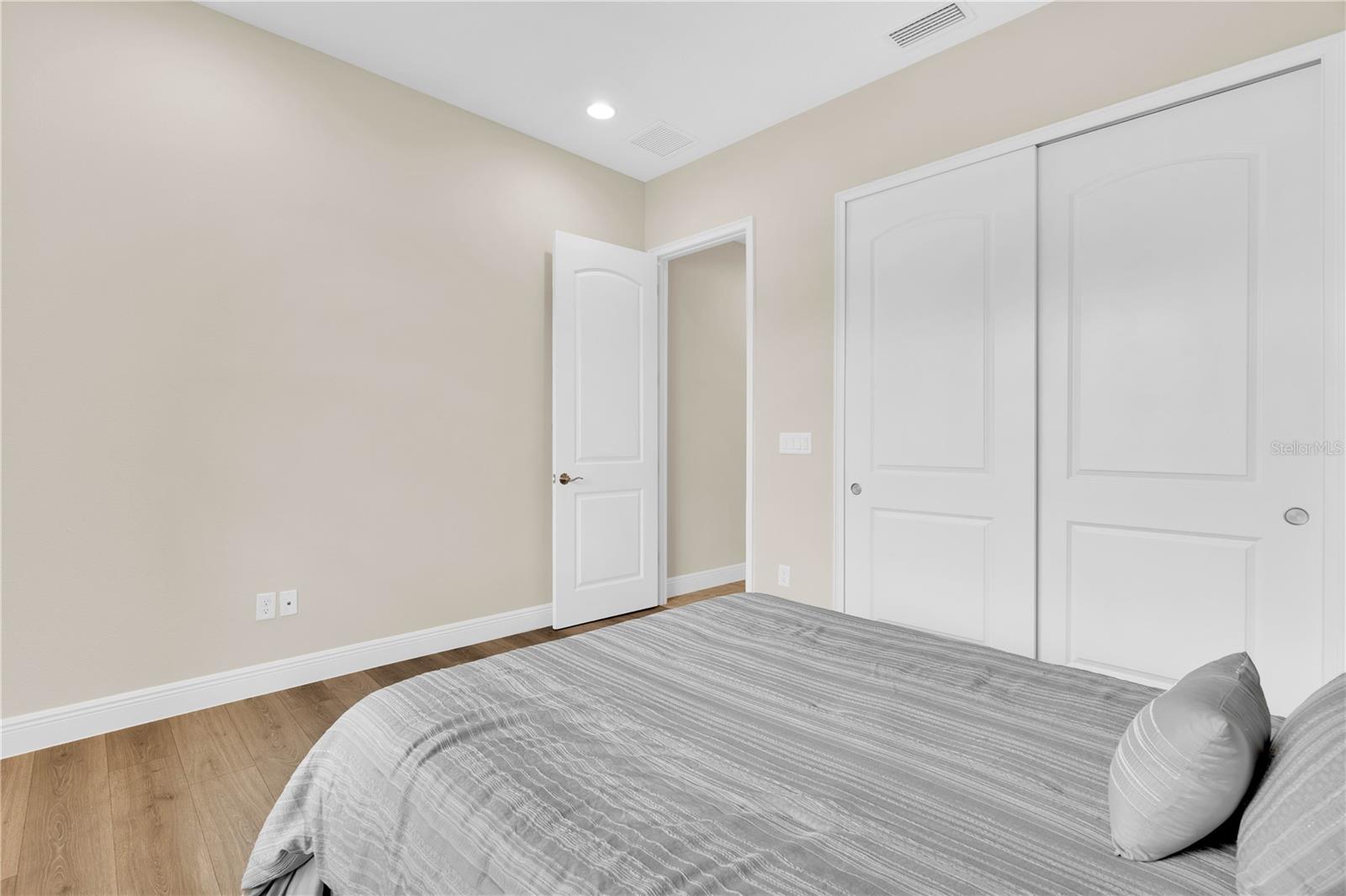 EAGLE CREEK - Residential