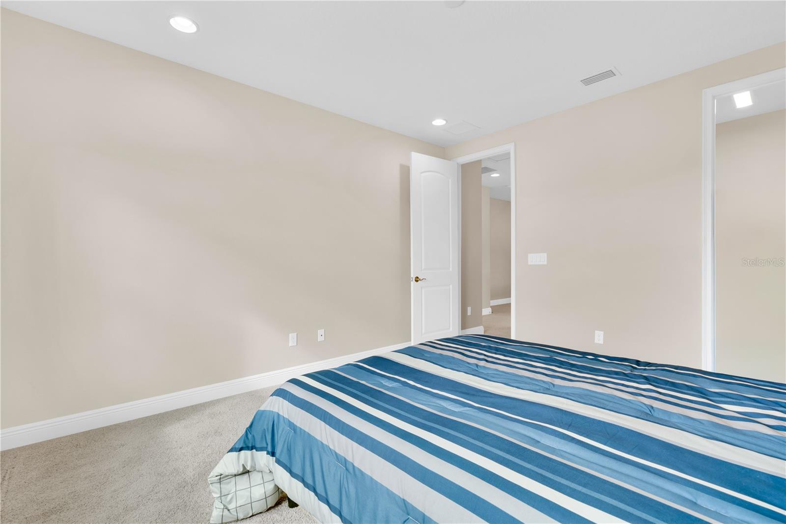 EAGLE CREEK - Residential