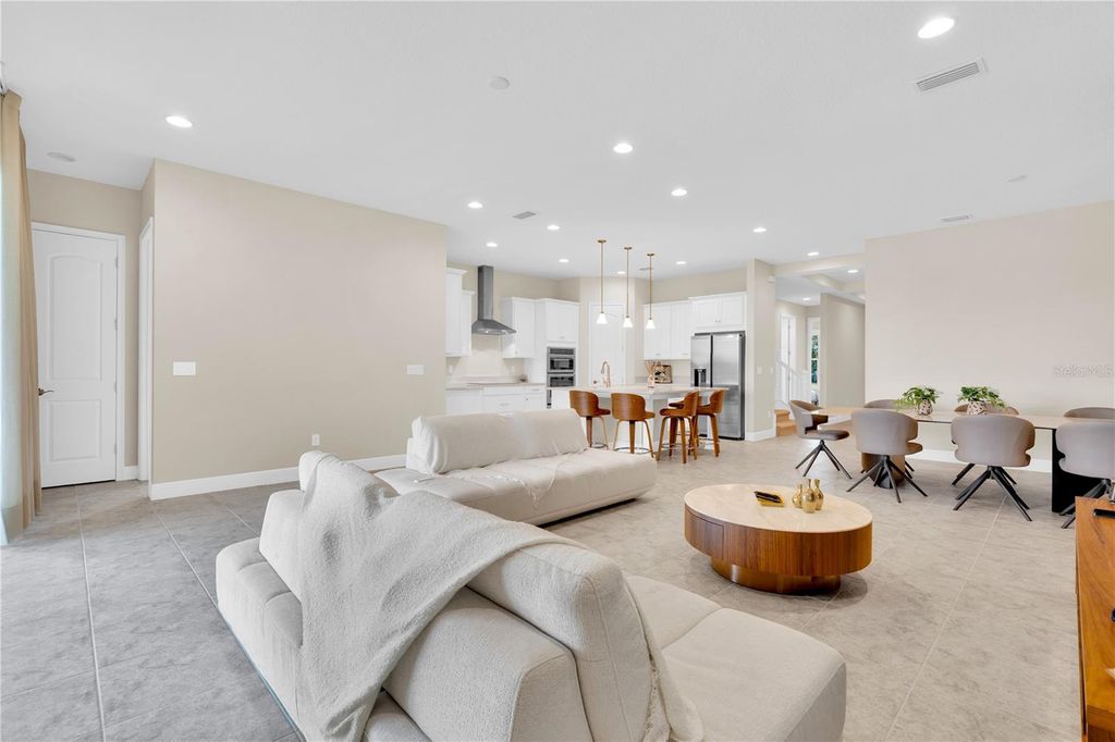 Photo of 13333 Oakenshaw Lane, Orlando, FL 32832 (MLS # O6368520)