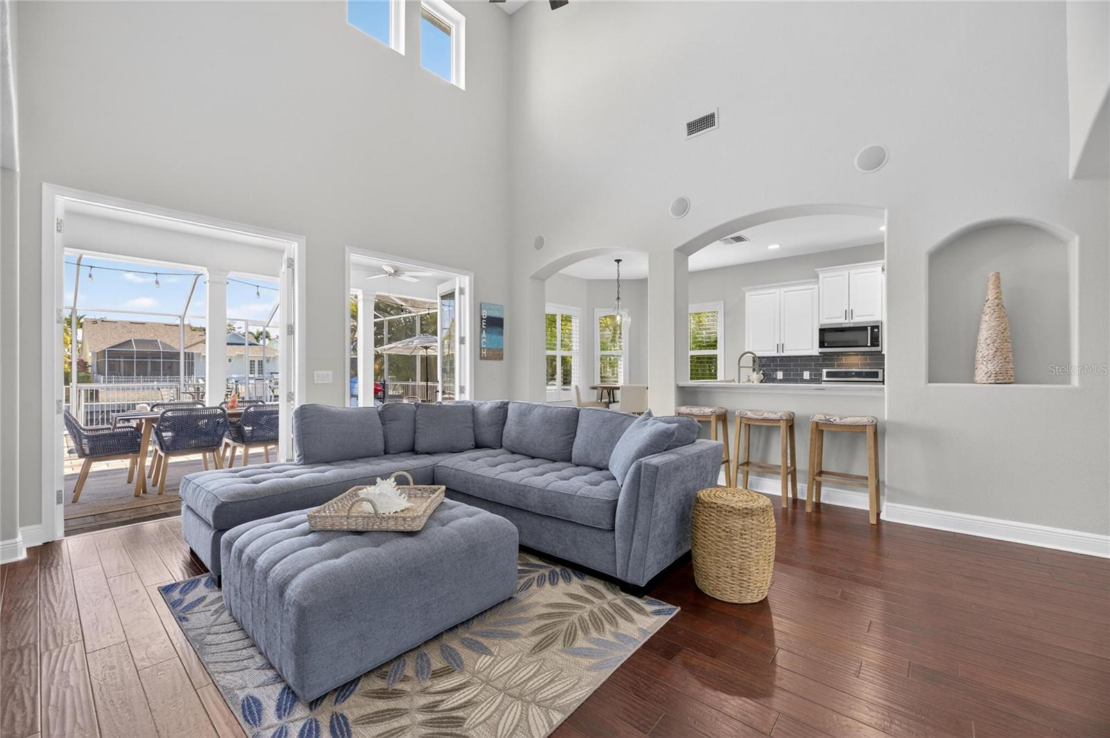 MIRABAY PH 3B-2 - Residential