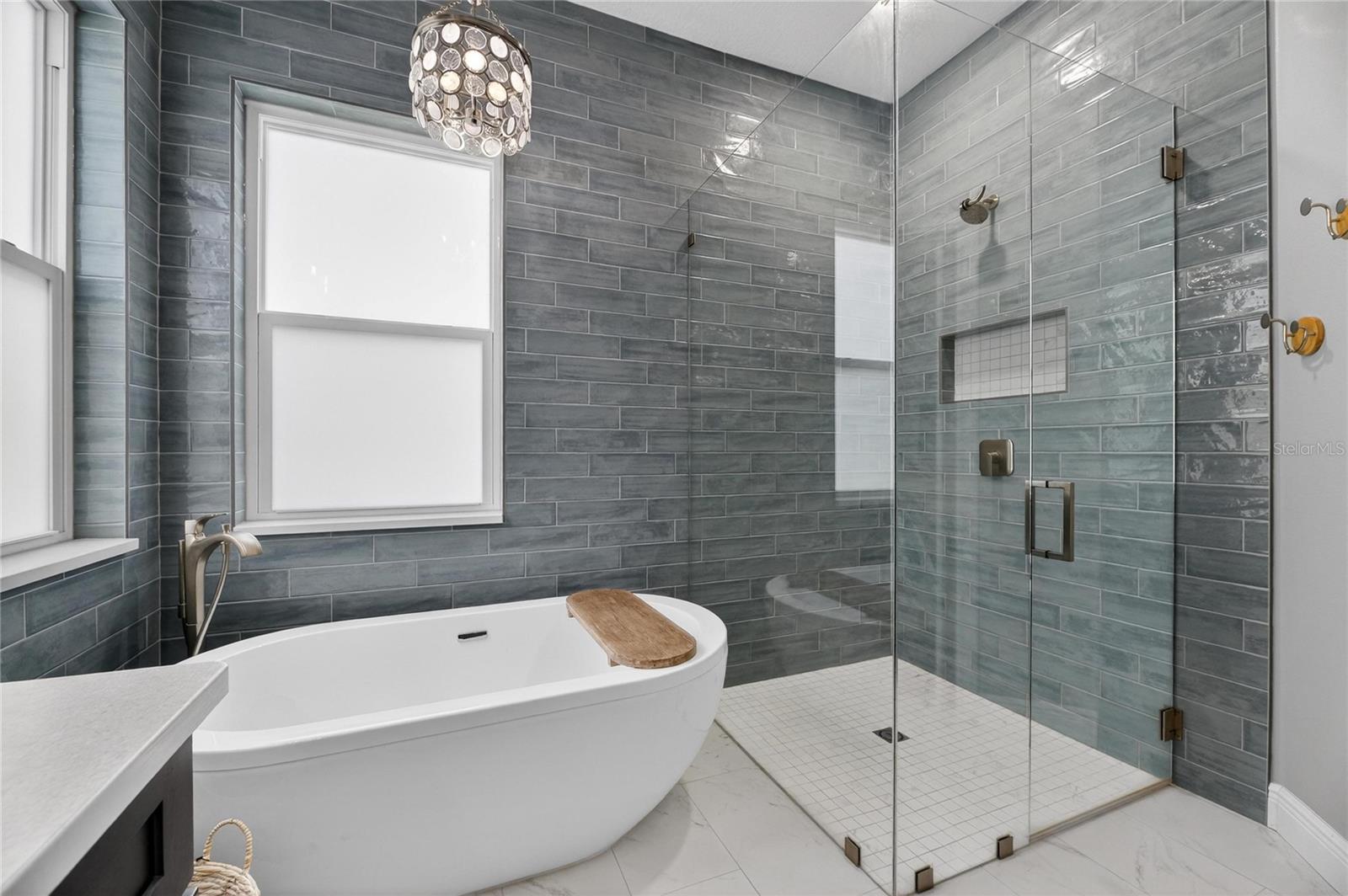 MIRABAY PH 3B-2 - Residential