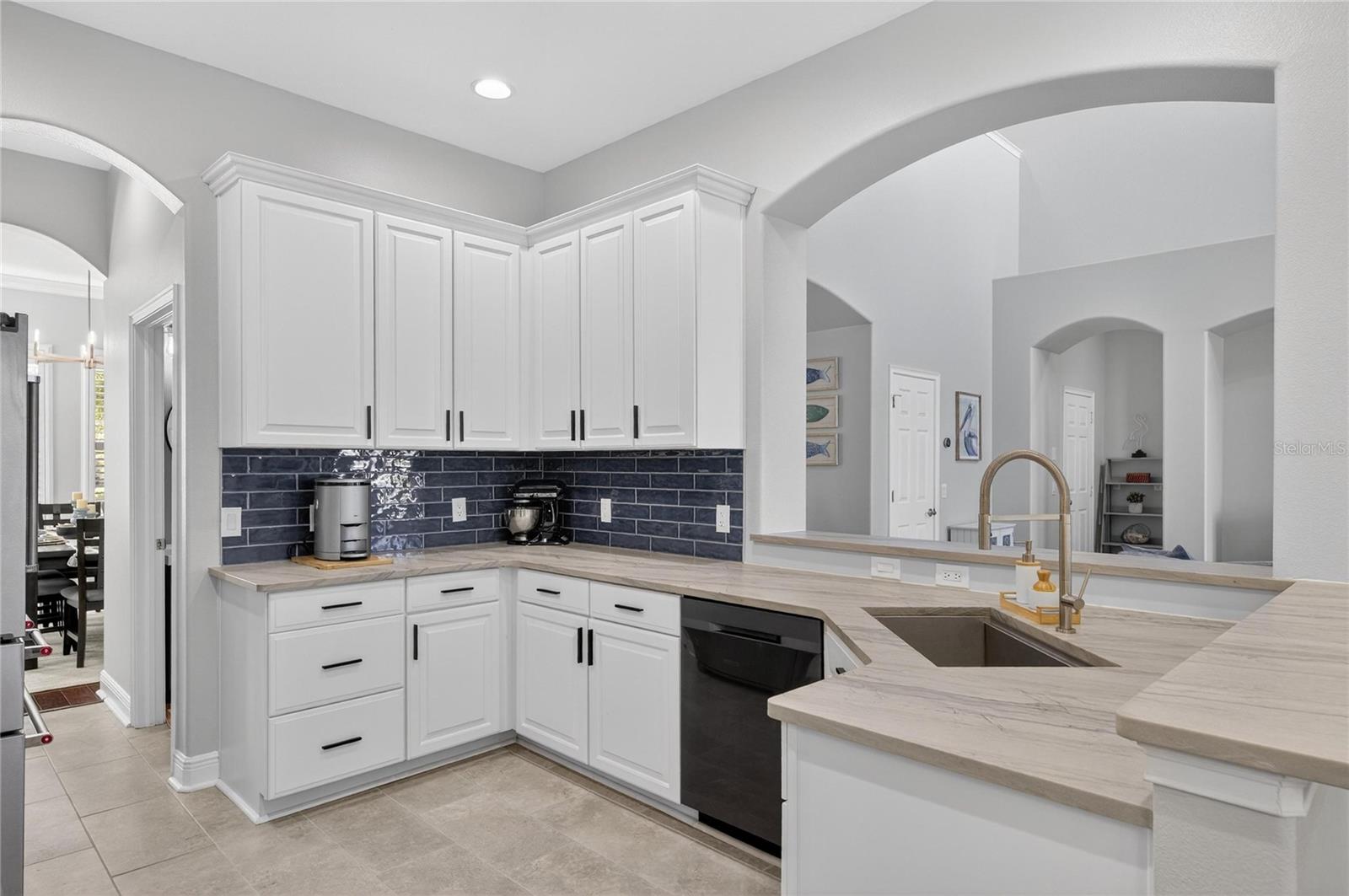 MIRABAY PH 3B-2 - Residential