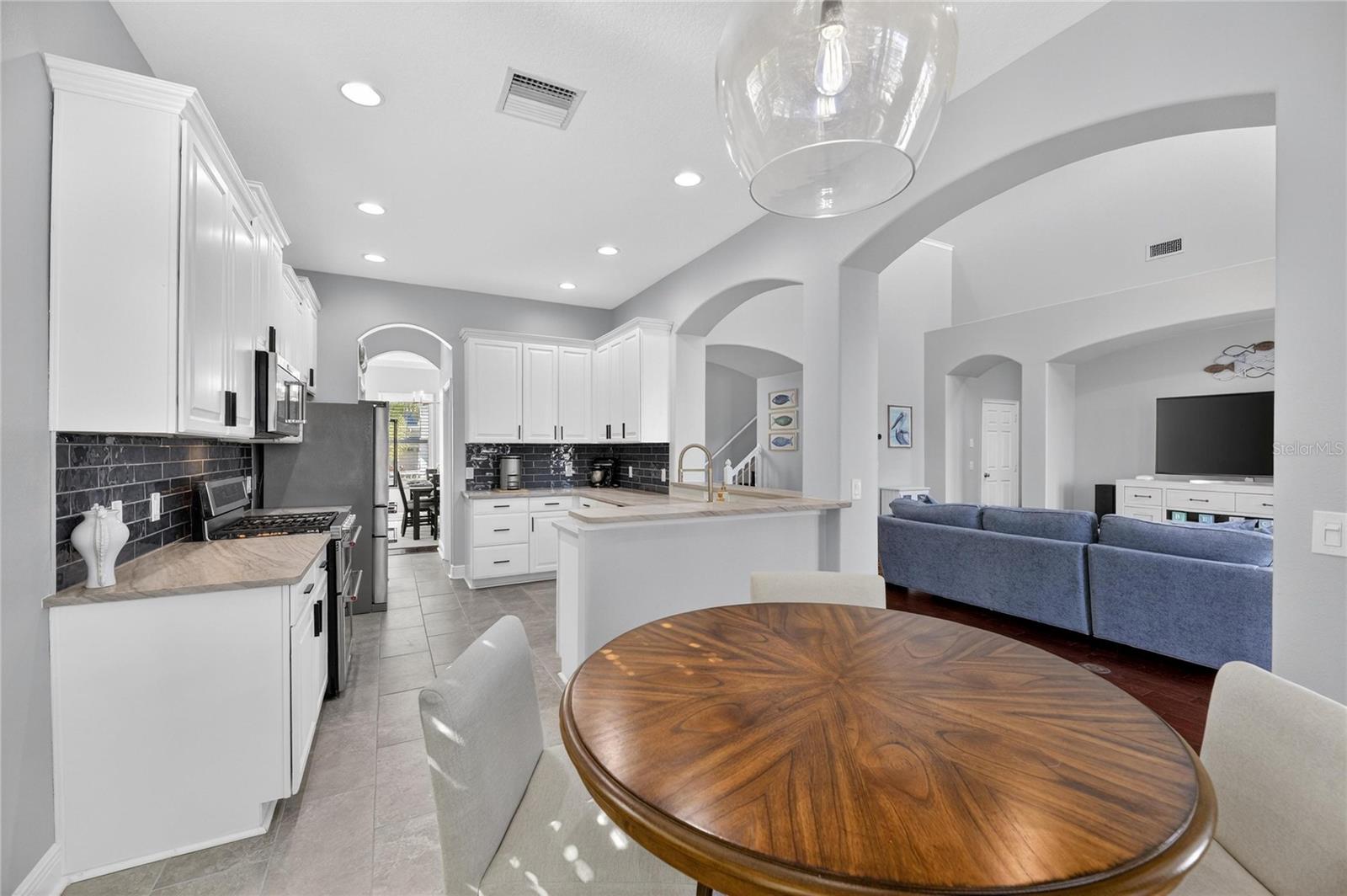 MIRABAY PH 3B-2 - Residential